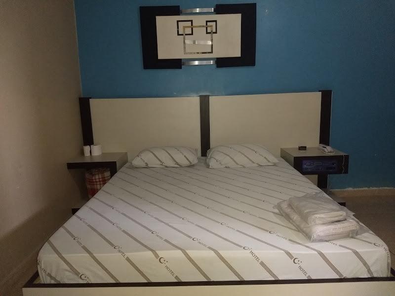 אוססקו Hotel Flex In מראה חיצוני תמונה